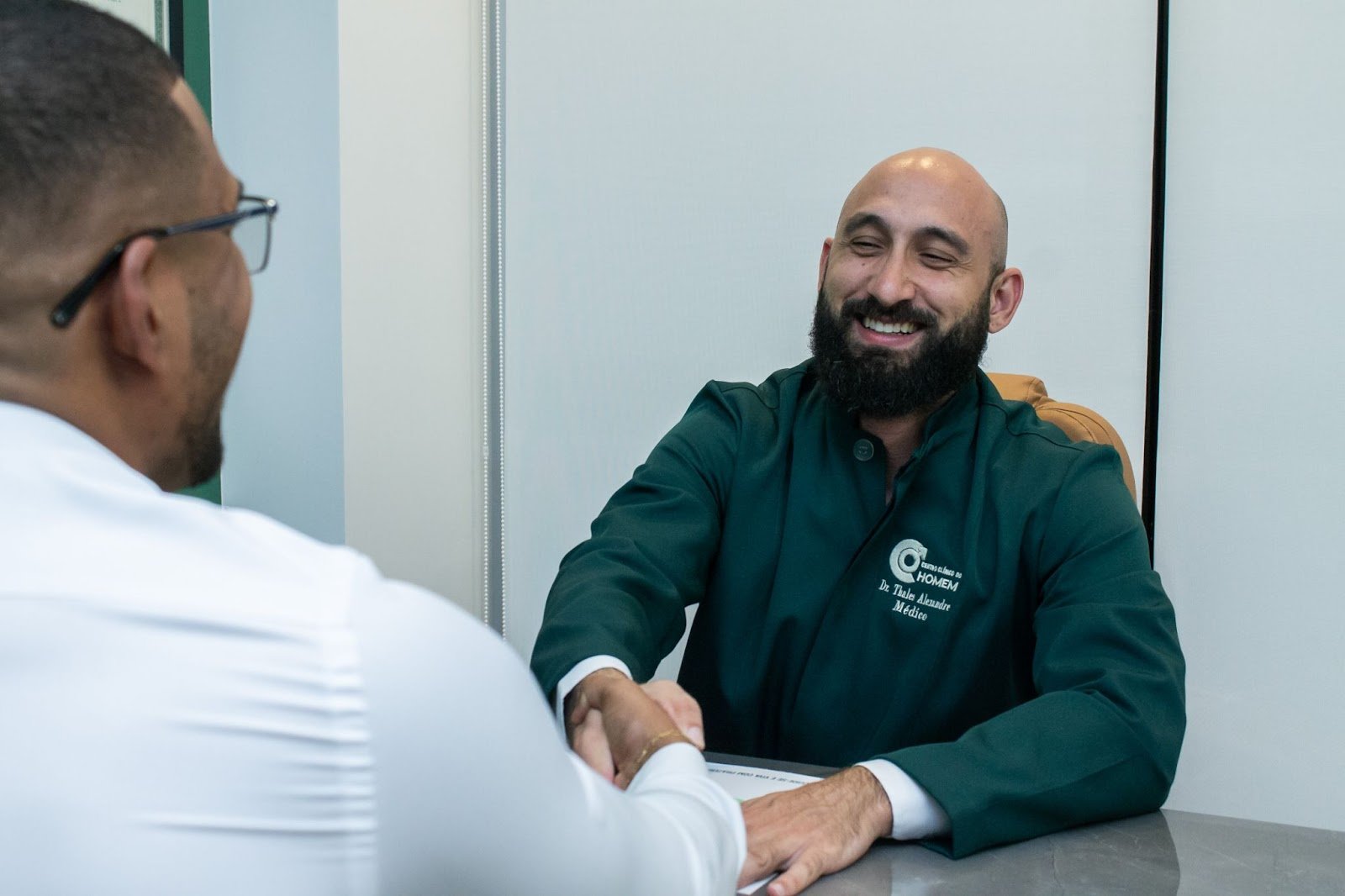 Até que idade o homem consegue ter relação? Veja o que a medicina diz