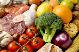 Alimentos que aumentam a testosterona: o que funciona e o que é mito